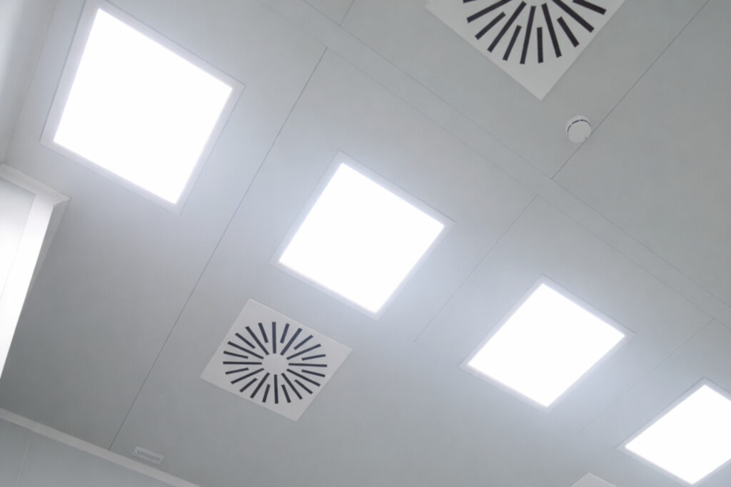 Salas blancas para fabricación de productos sanitarios 15